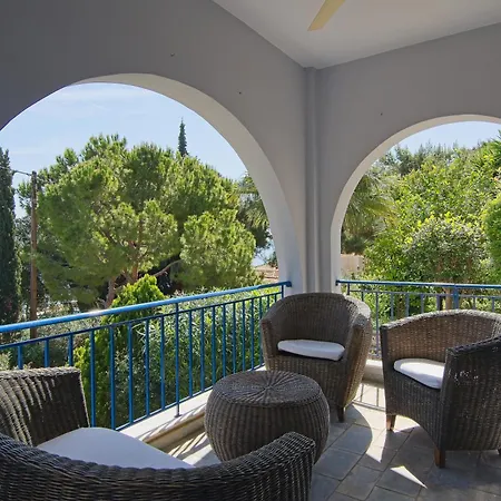 Beautiful Summer House 5' From The * Karafotaíika