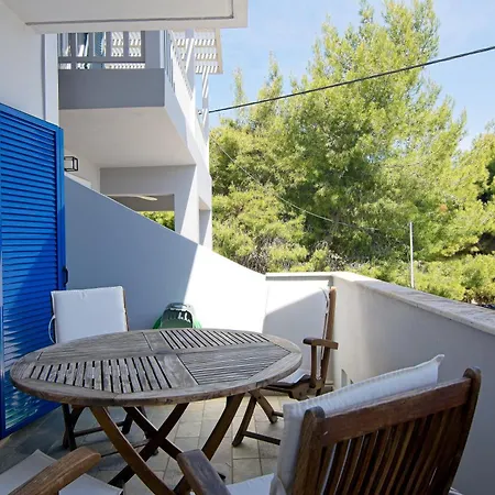 Beautiful Summer House 5' From The