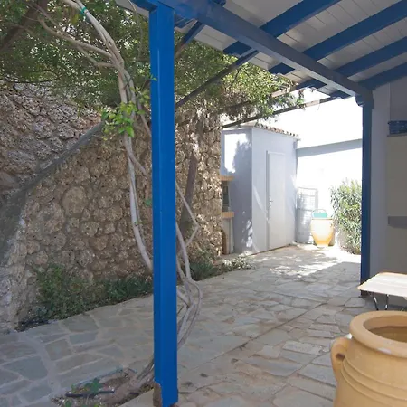 Beautiful Summer House 5' From The Karafotaíika