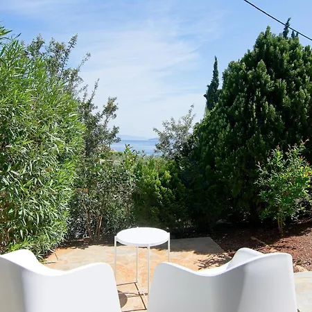 Prázdninový dům Beautiful Summer House 5' From The