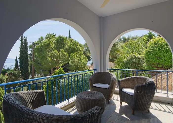 Beautiful Summer House 5' From The * Karafotaíika