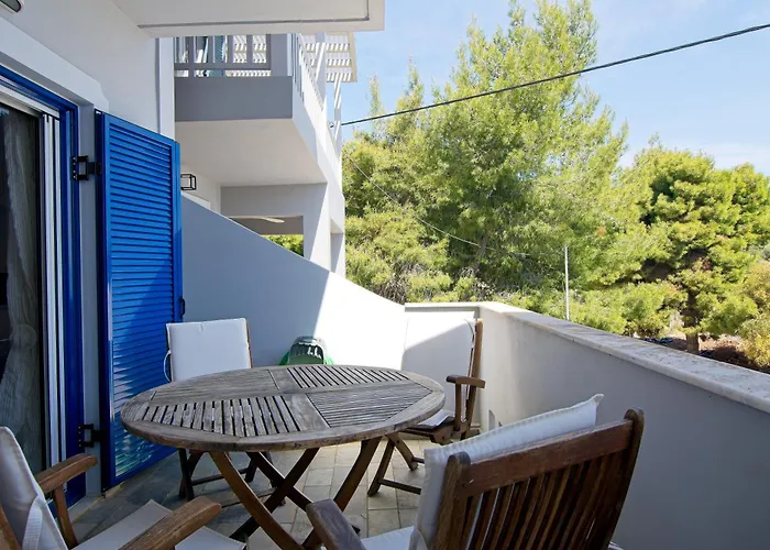 Beautiful Summer House 5' From The