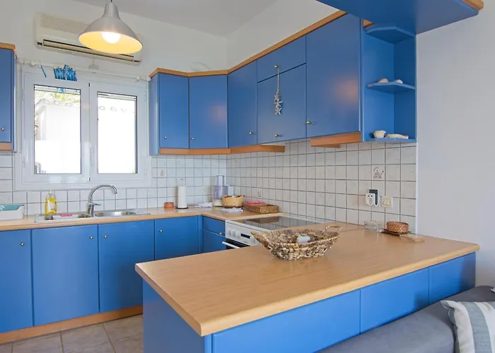 Beautiful Summer House 5' From The 度假居 *