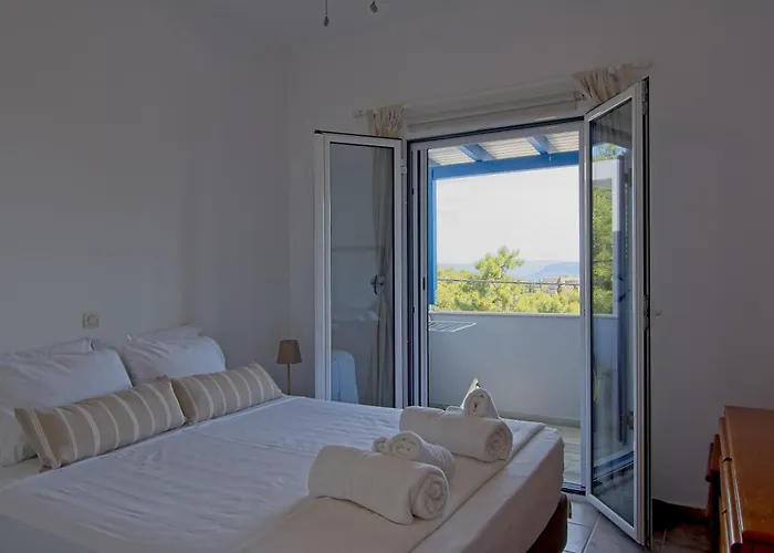 度假居 Beautiful Summer House 5' From The *